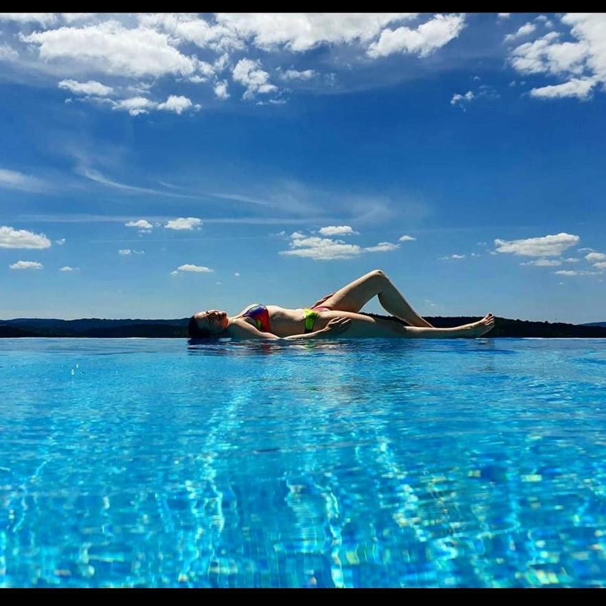 Home Andrea With Infinity Salty Pool Roč Exteriör bild
