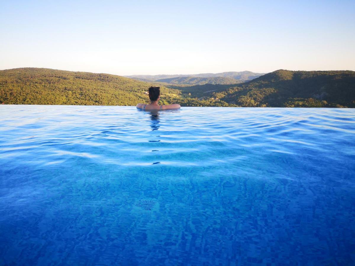 Home Andrea With Infinity Salty Pool Roč Exteriör bild