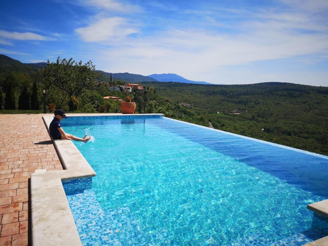 Home Andrea With Infinity Salty Pool Roč Exteriör bild
